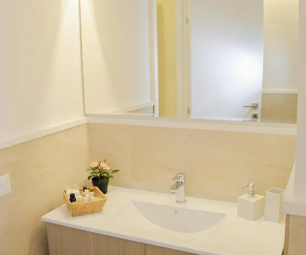 Domus Divi - Nel Cuore Di Tatil Evi *